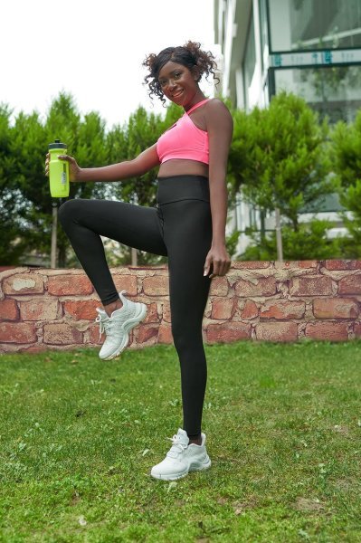 Arkası Üçgen Detaylı Spor Tayt
