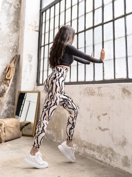 Deri Görönümlü Altın Varaklı Spor Tayt 303